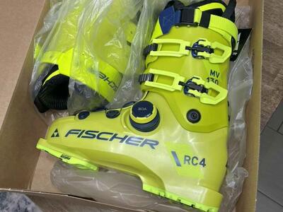 Fischer RC4 130 MV BOA Ski Boots