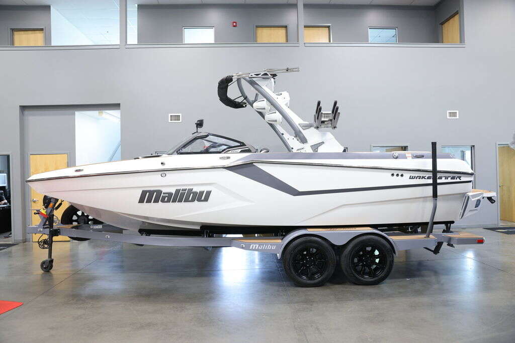 2024 Malibu Boats 23 MXZ