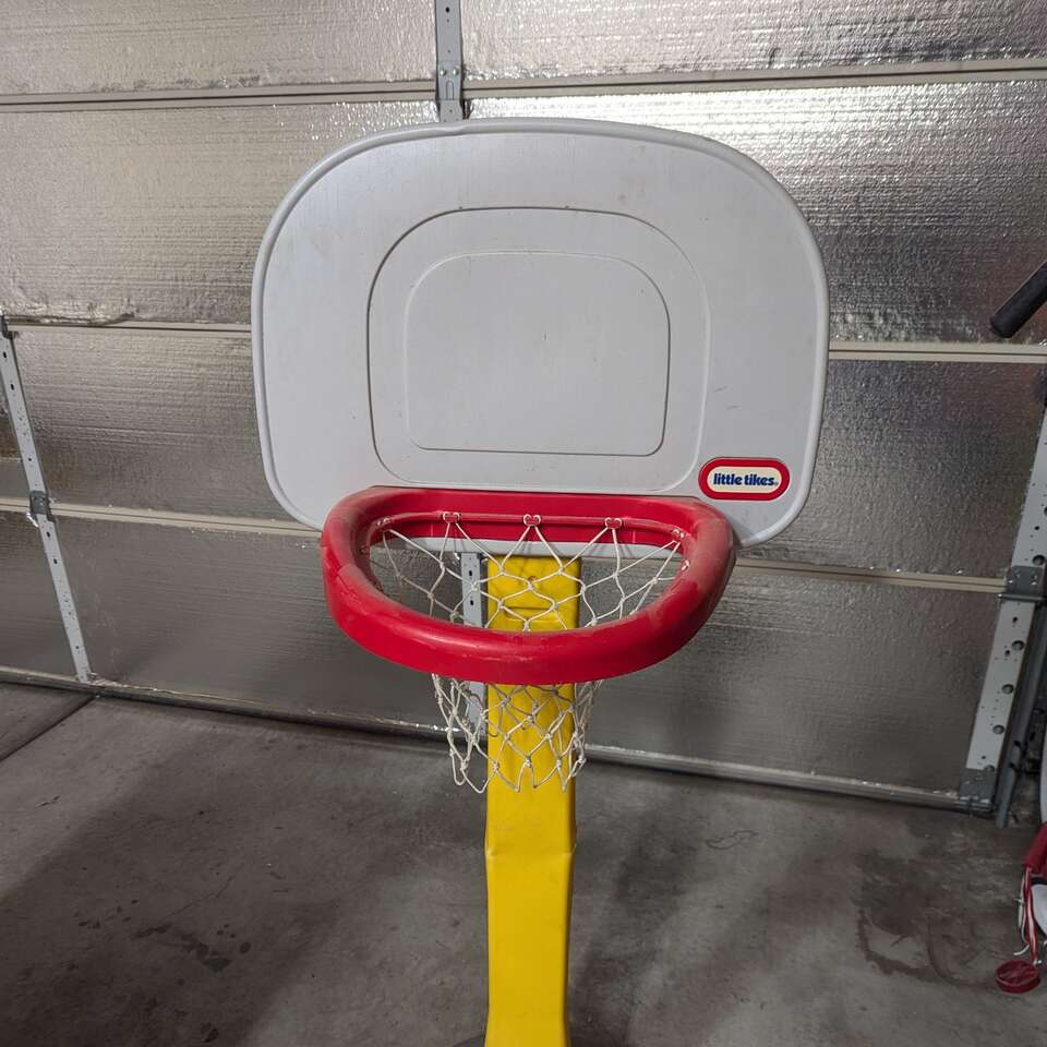 Kids basketball hoop