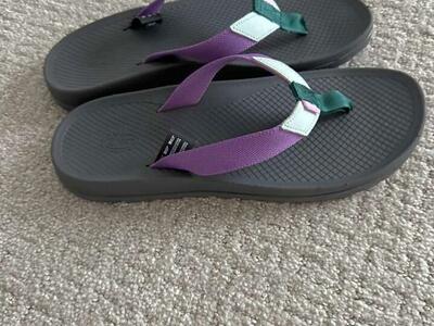 Brand New Chaco Flips Sz 9