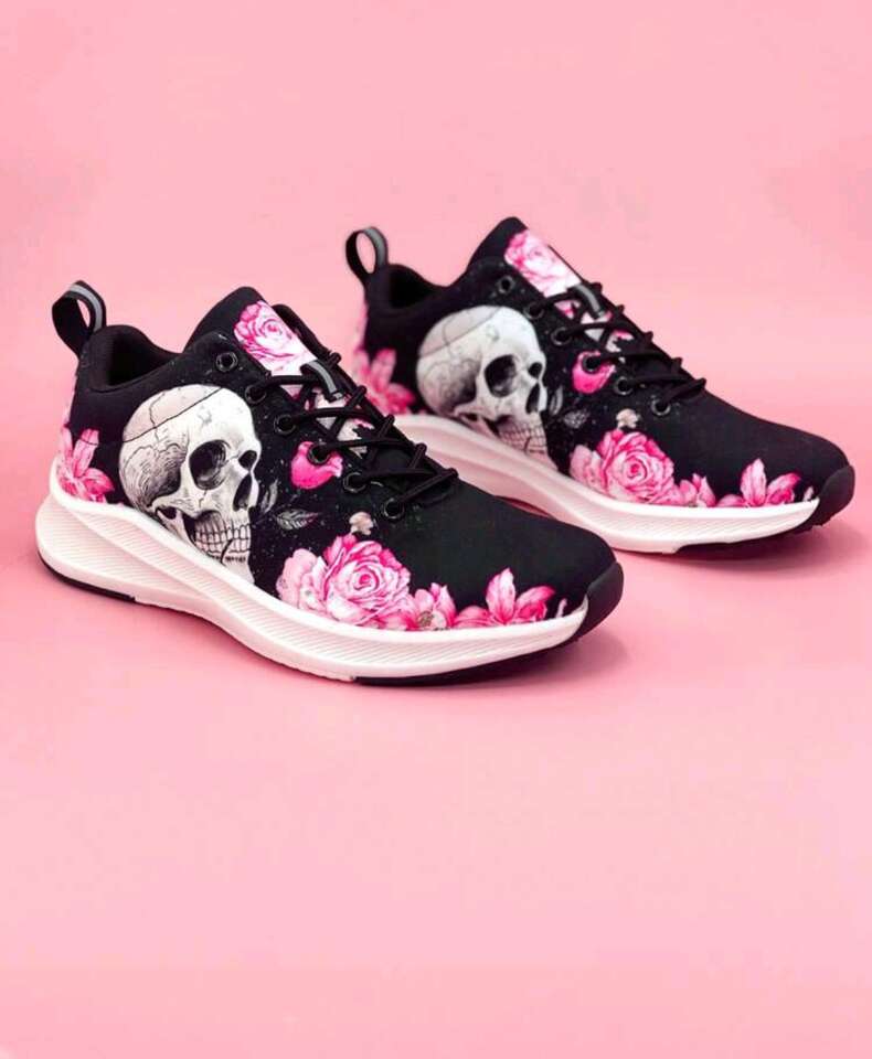 Women skull sneakers
