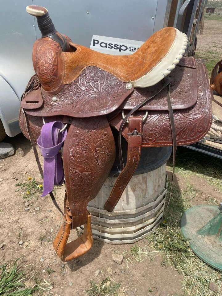 ROPE Saddle and a Beautiful Black sad… Livestock