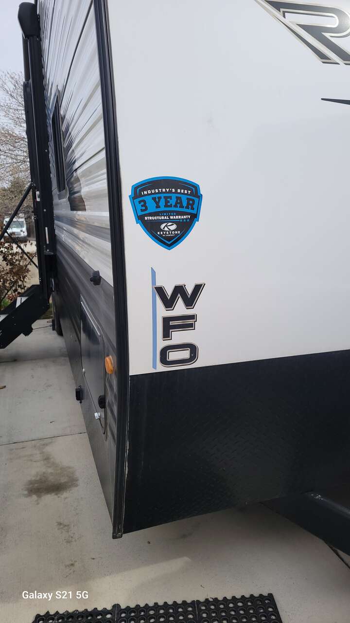 Carbon Raptor 29' travel trailer