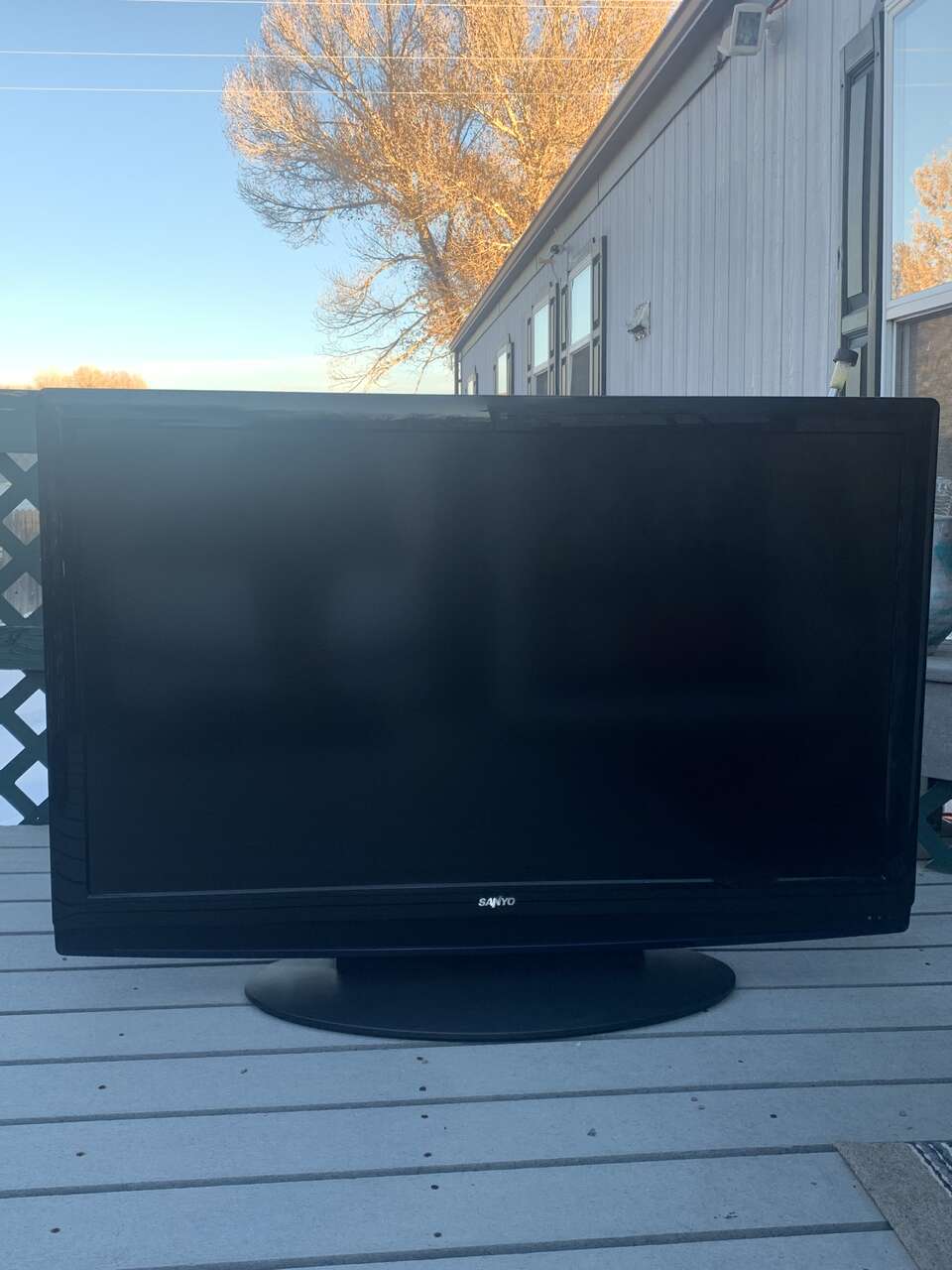 52in Sanyo TV