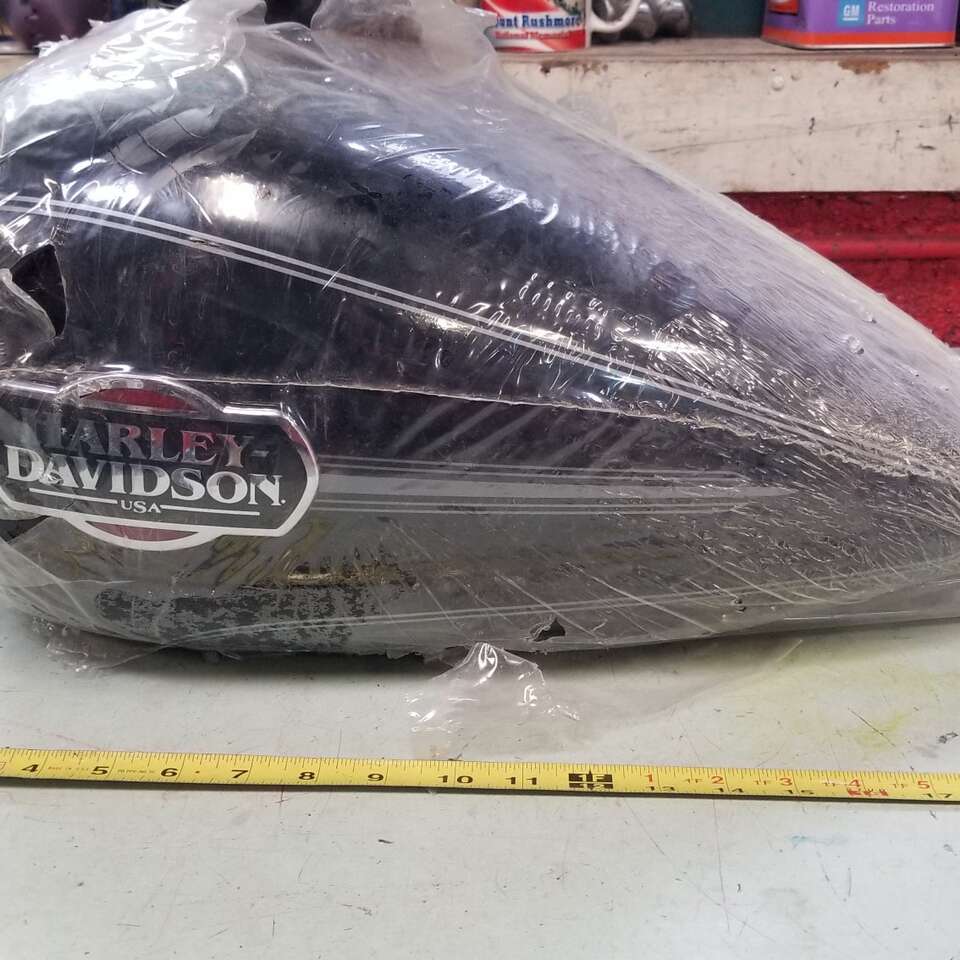harley davidson touring gas tank.08-23