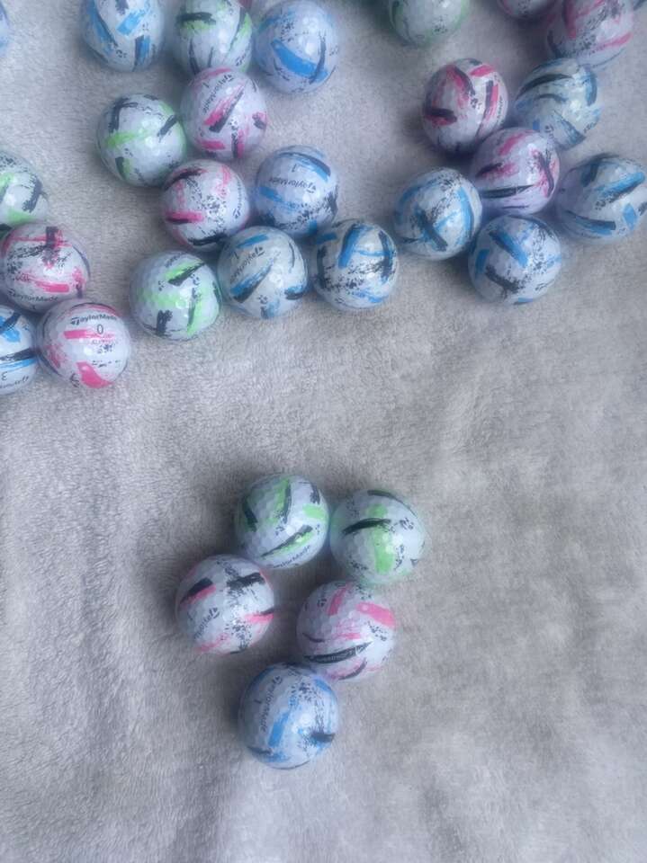 Golf Balls - Taylormade Super Soft, Titleist Super