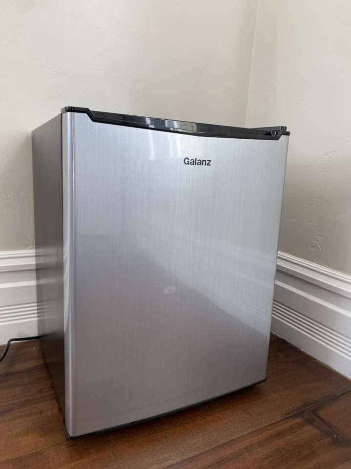 Galanz Mini Fridge 2.7 Cu Ft Appliances