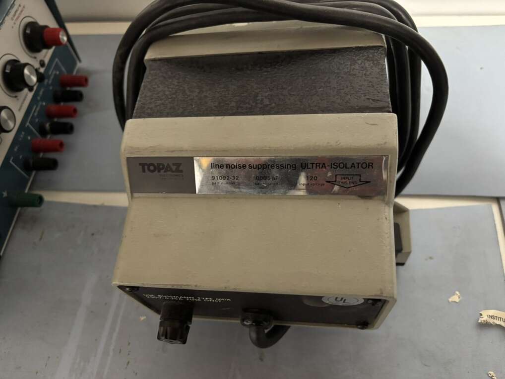 Topaz 91091-21 Ultra-Isolator Line Noise Suppressor