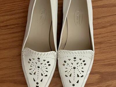 NEW Lady’s Size 8B Tan Talbots Shoes
