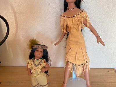 Set Of 2 Native American Dolls On Metal Stand.