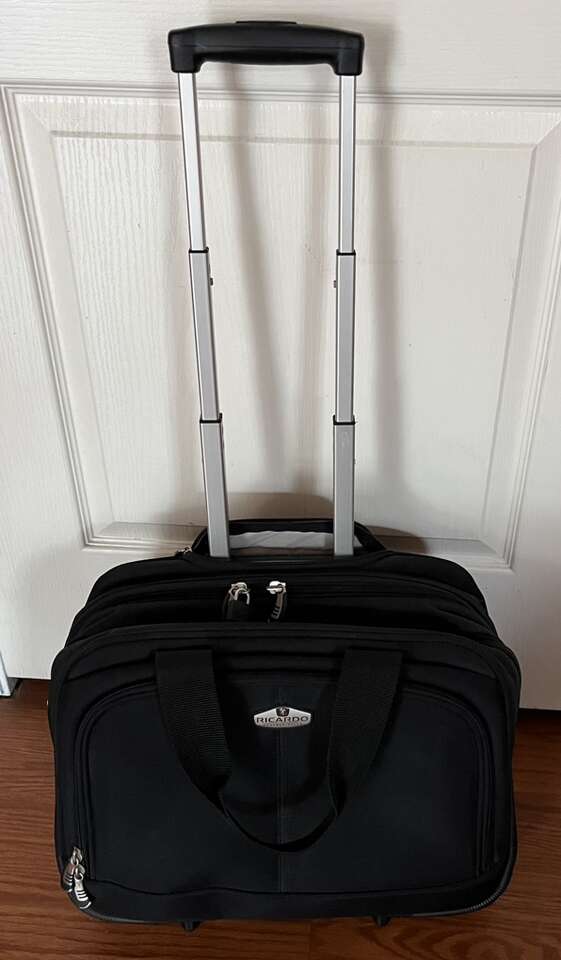Ricardo Travel/Roller Bag With Telescopic Handle