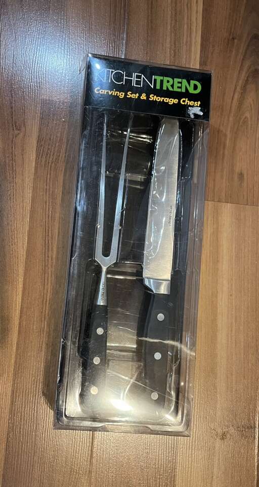 NEW Carving Set With Storage Chest.