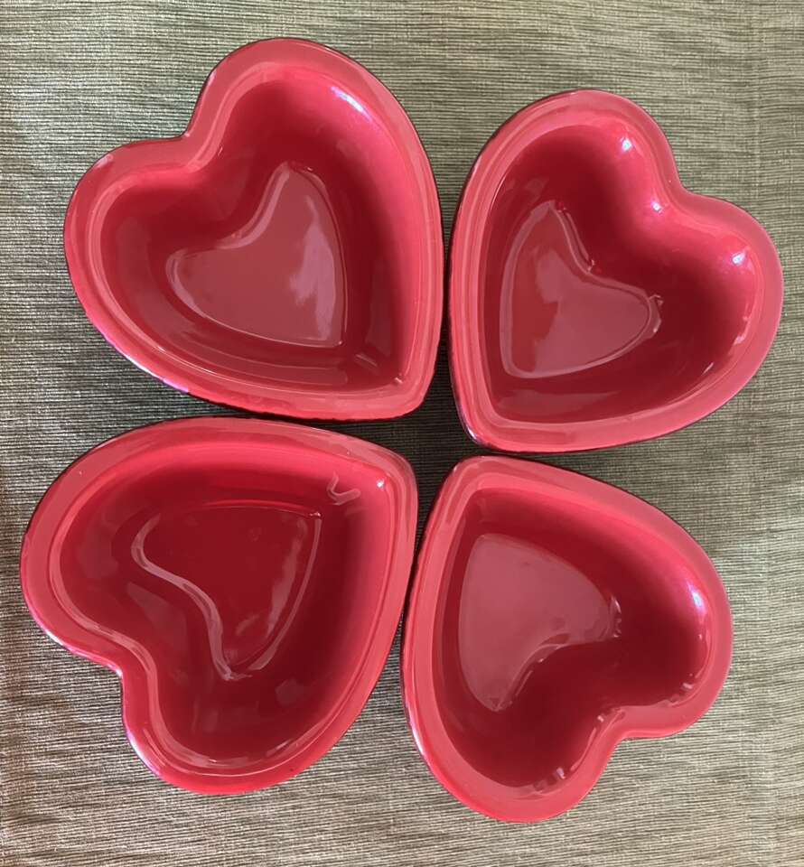 Set Of 4 Ceramic Red Heart Bowls/Home/Office Decor