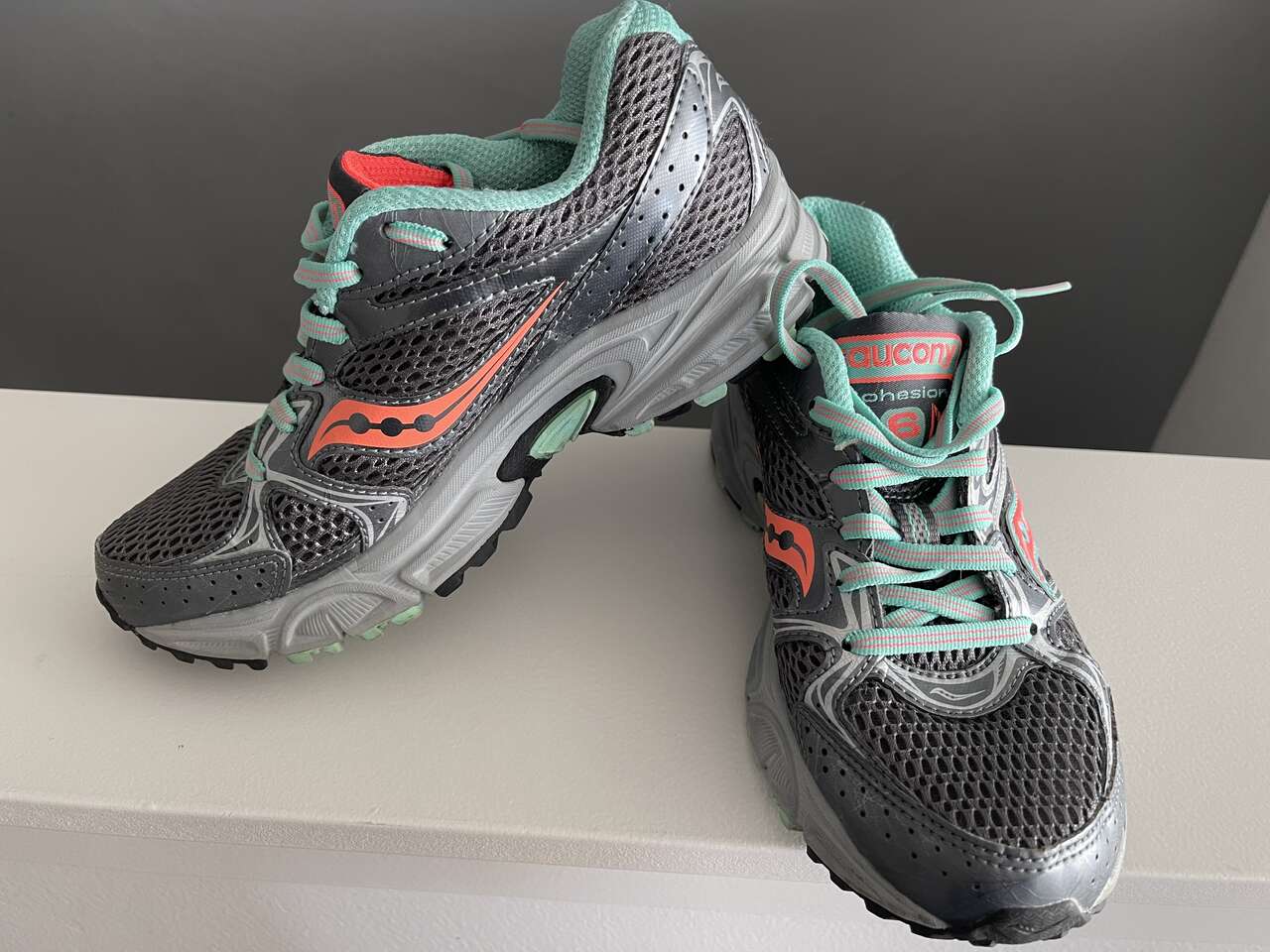 Women’s Saucony Grid Cohesion 6 trail running shoes. Size 5.5. Like new. $30