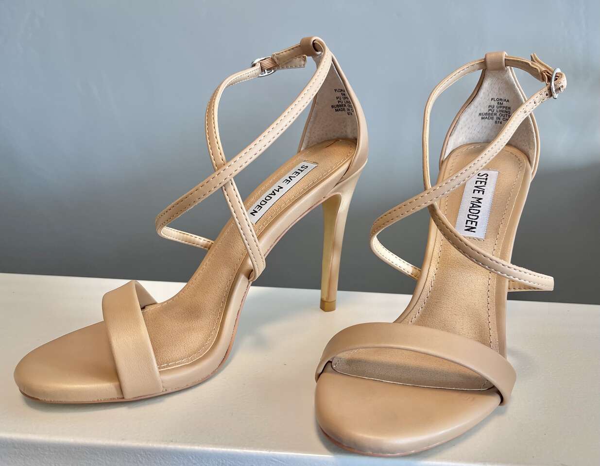 Women’s size 6 Steve Madden Floriaa Natural Vegan Leather Strappy heels sandals, Nice!, New in Box- $35