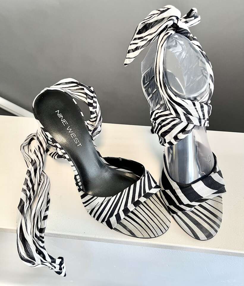 Women’s size 5.5 black/white zebra Nine West Sisi chiffon ankle wrap open toe sandals/heels, narrow width, Y2K- $20