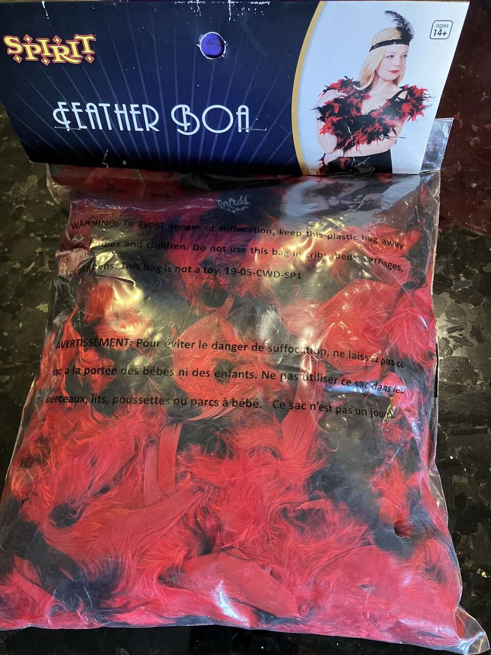 BOA BLACK and RED FEATHERS, 72 inches