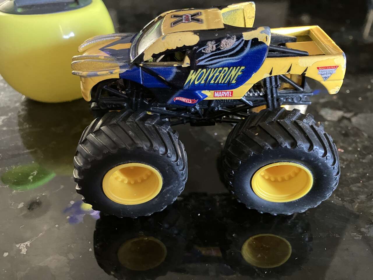 X-MEN WOLVERINE MONSTER TRUCK