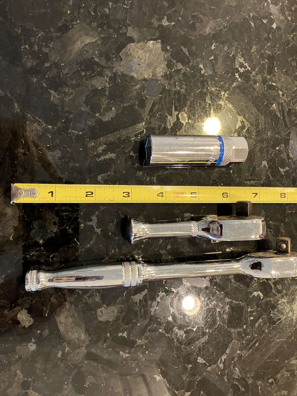 SOCKET DURALAST 4 INCH, 8 INCH RATCHET, 5/8 INCH SPARK PLUG SOCKET