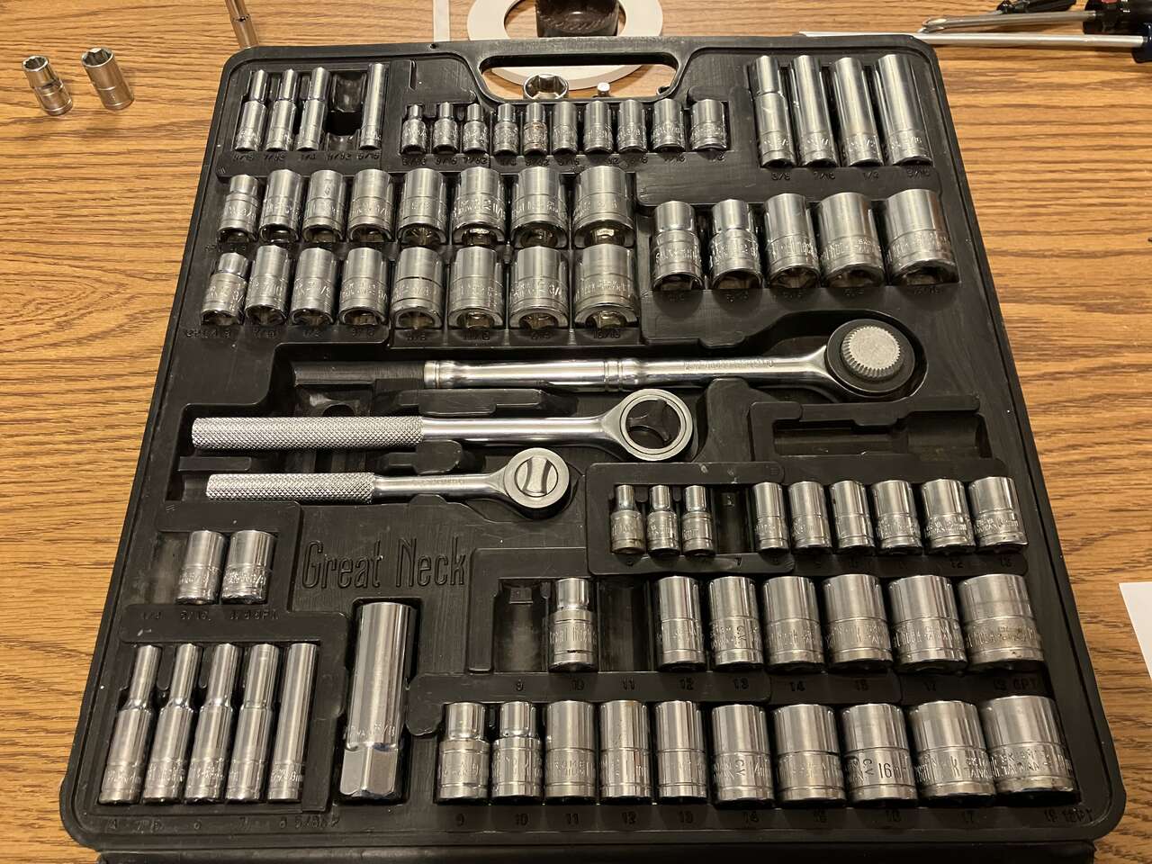 SOCKET and RATCHET SET by GREAT NECK