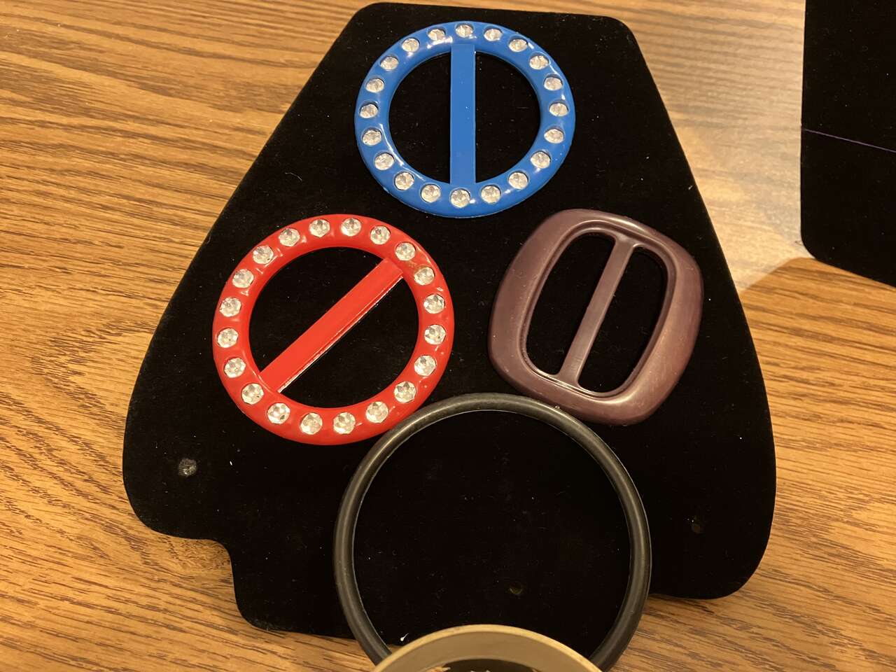 1980's T-SHIRT BUCKLES