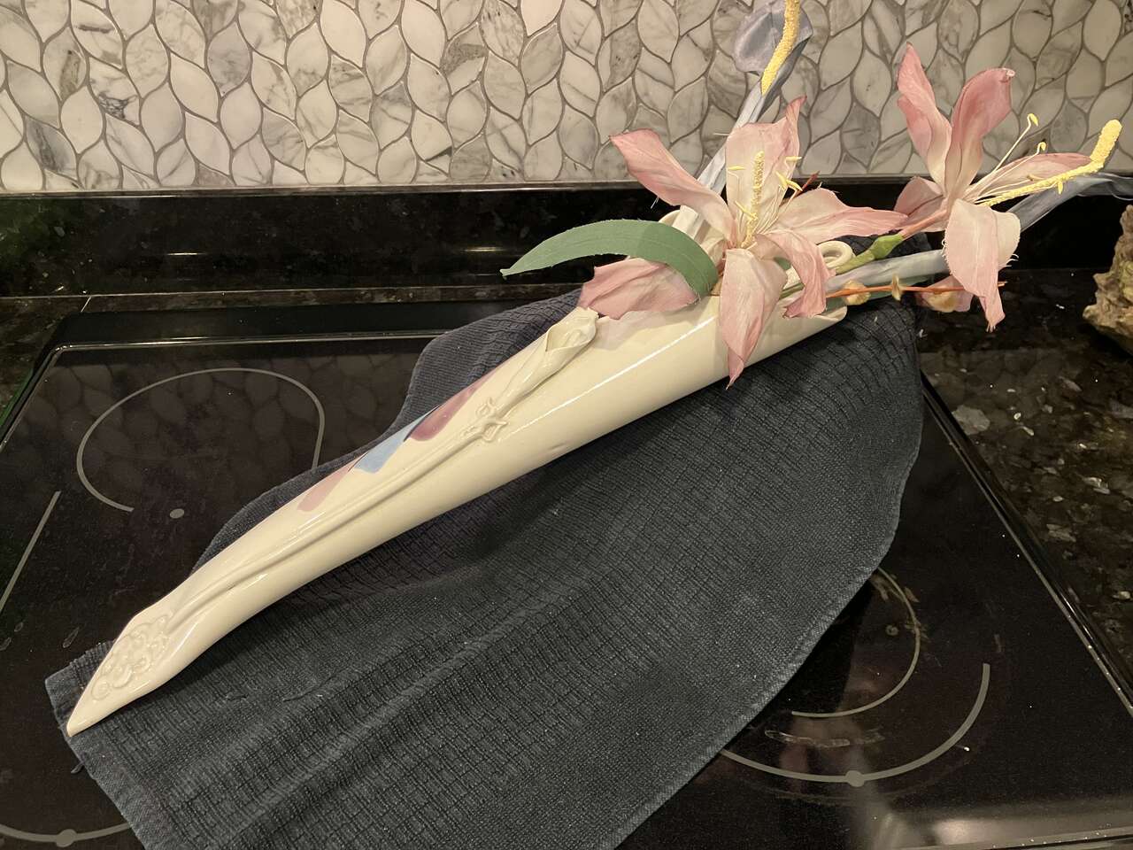 WALL HANGING CERAMIC VASE