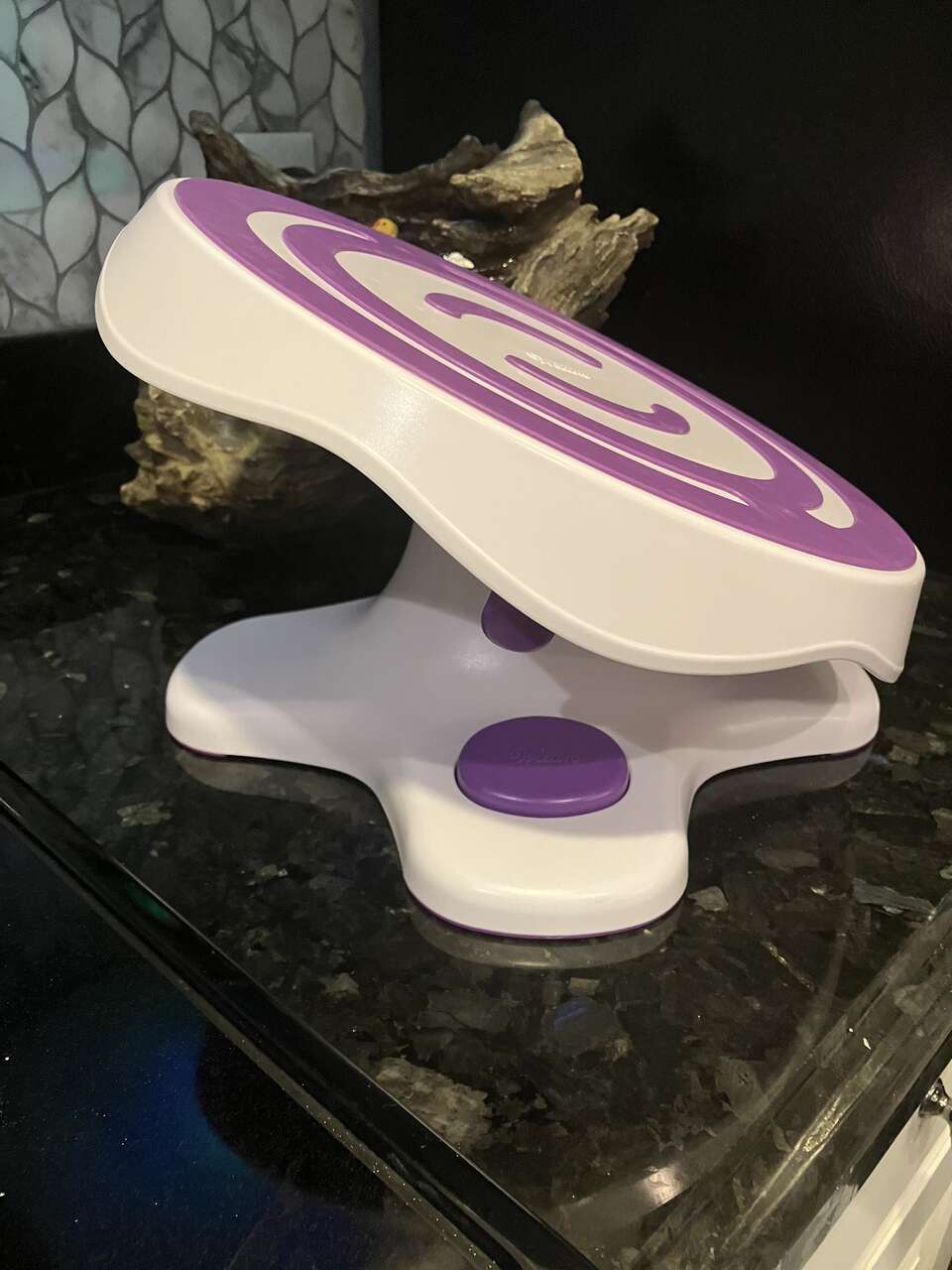CAKE TURNING FROSTING 'TILTING' STAND