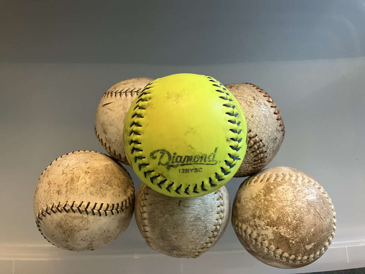 BASEBALLS, SLOW-PITCH SOFT BALLS