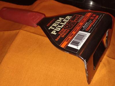 TRIM PULLER FLOORING TOOL