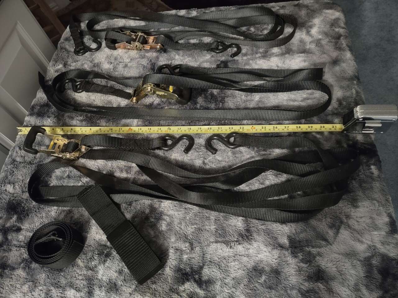 TIE DOWN STRAPS WITH WINCH