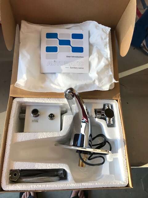 Lav faucet automatic sensor