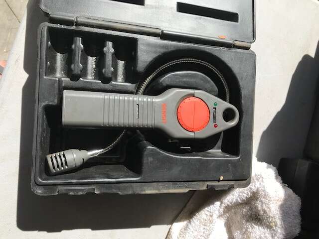 Sensit refrigerant gas leak detector