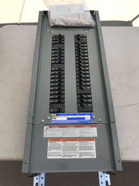 #4 New in box Square d NQ 225amp 42space 208-230v 3ph 4w w/cover lid