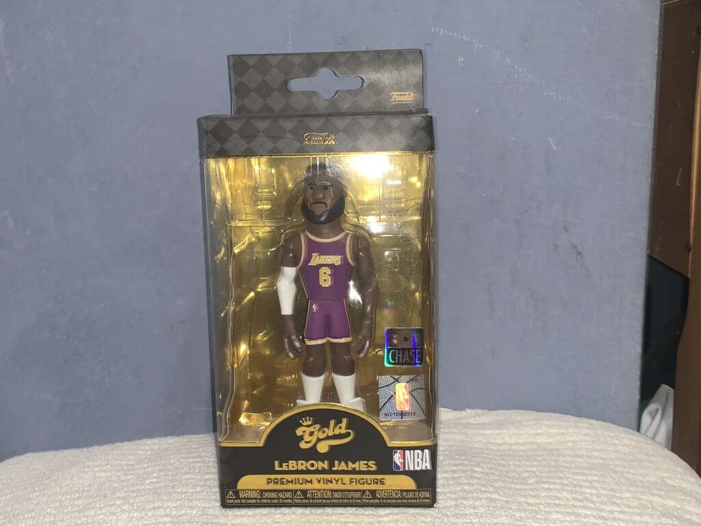 Lebron James Funko Gold CHASE