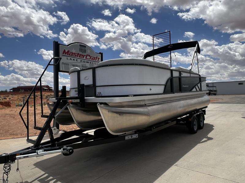 2023 Crest Classic LX 220 SF