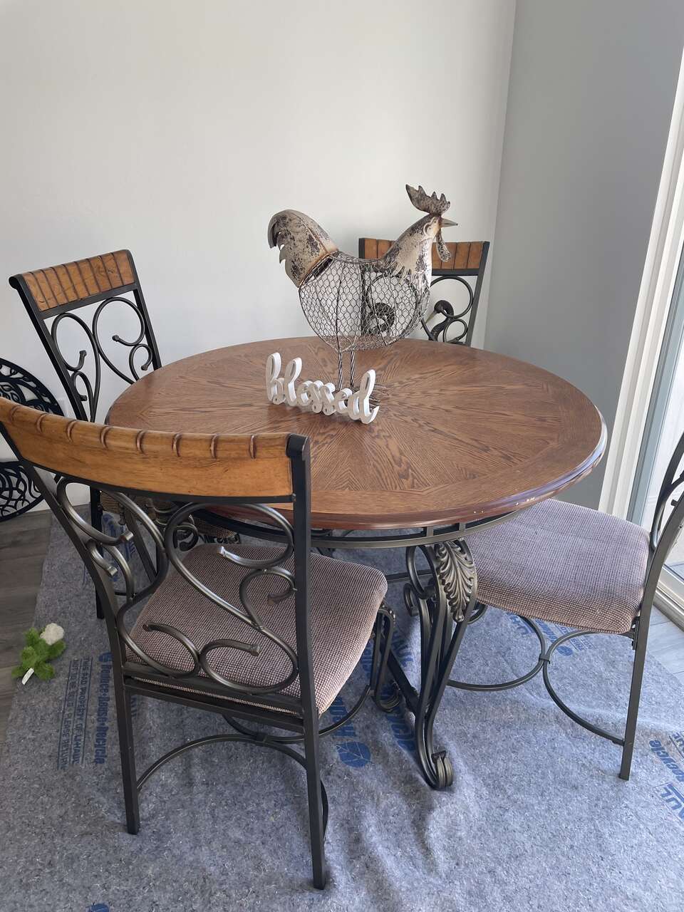 Table and Chairs Furniture