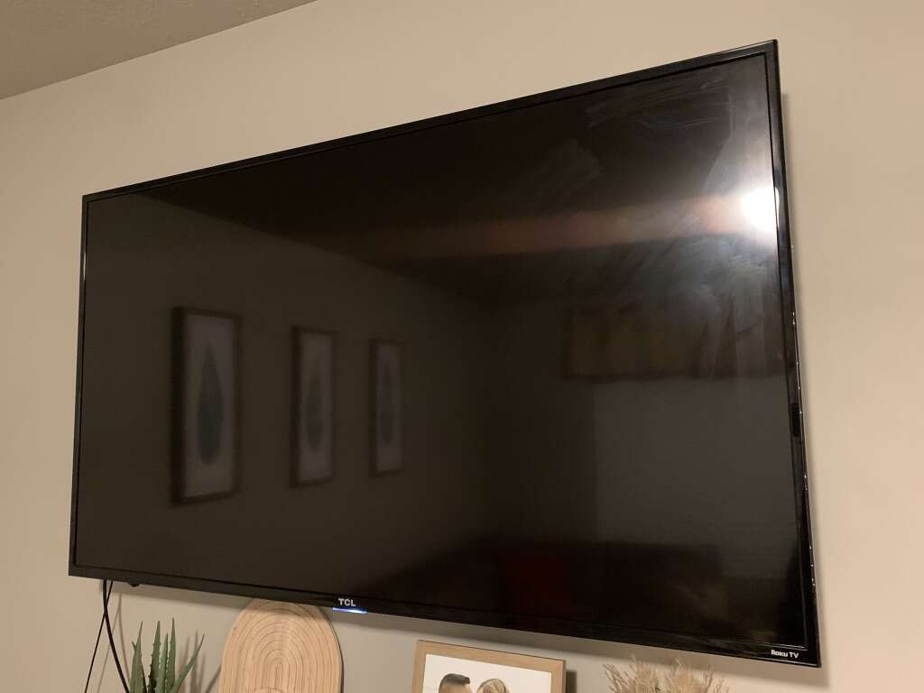 55” TCL Tv With Mount Electronics