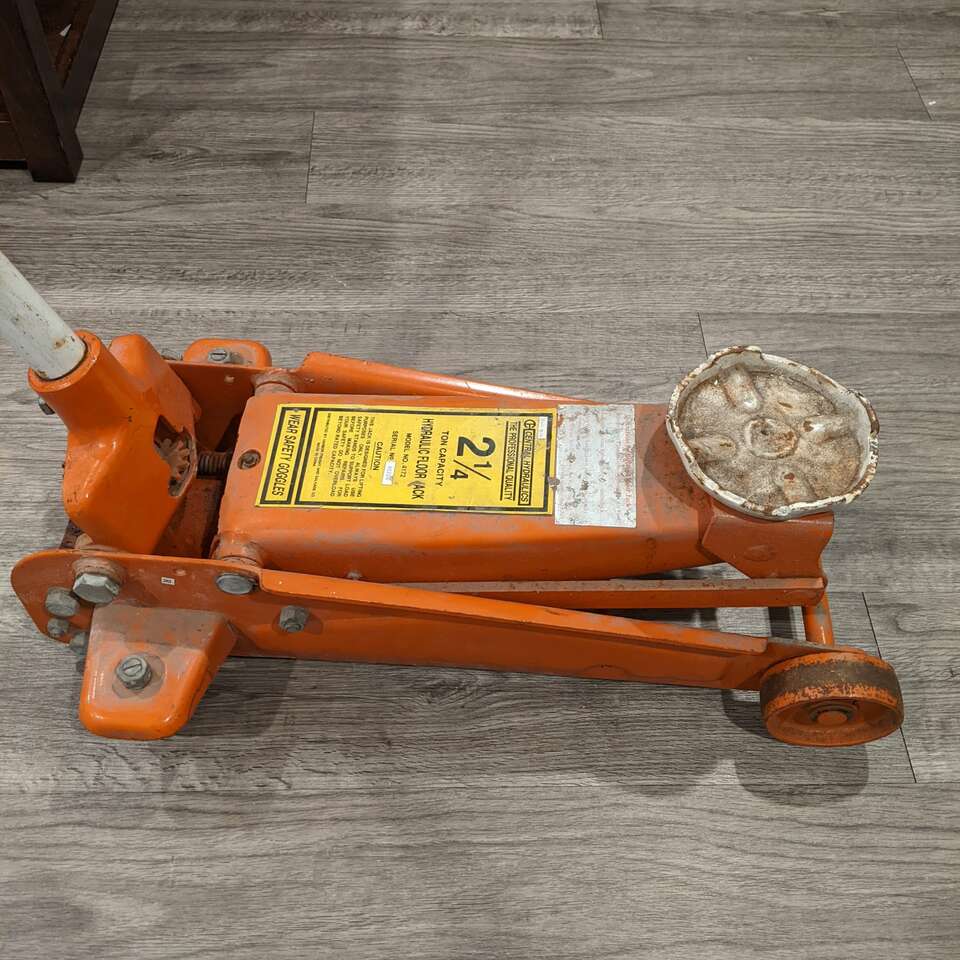 2 1/4 ton floor jack… Auto Parts and Accessories