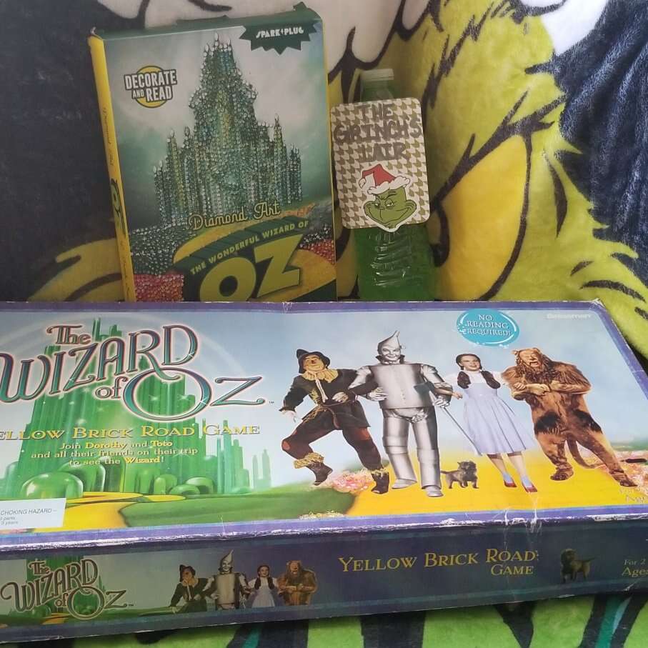 Vintage Wizard of oz game & Diamond Art Set