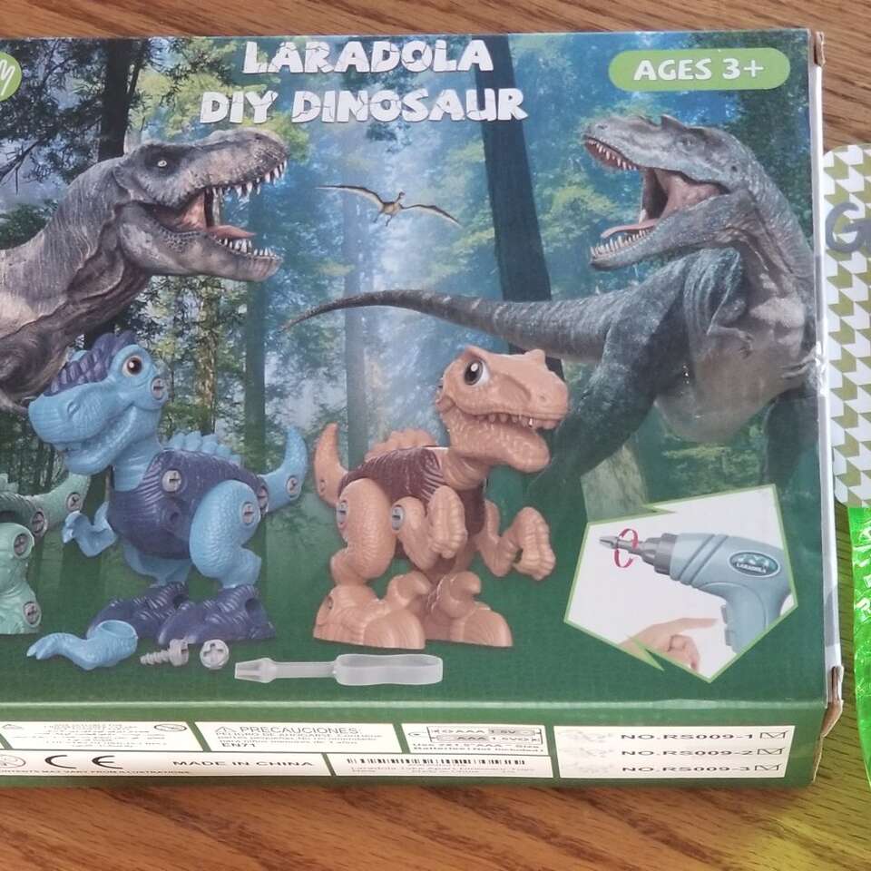 New DIY Build Your Own Dinosaurs Construction Kit