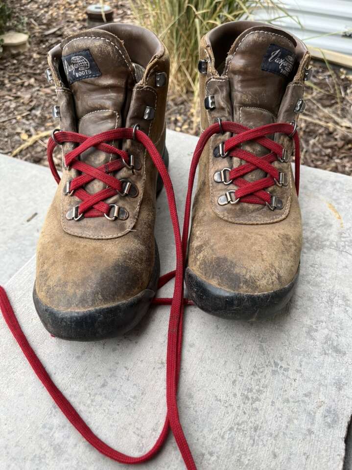 Vasque Sundowner Men’s 8.5 hiking hunting Boots