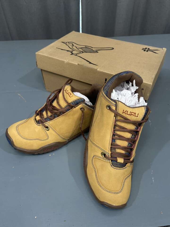 Size 10 Kuru Hiking Shoes