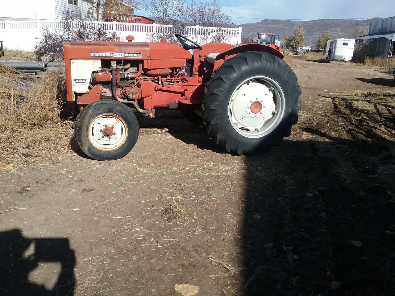 2 424 international tractors Industrial