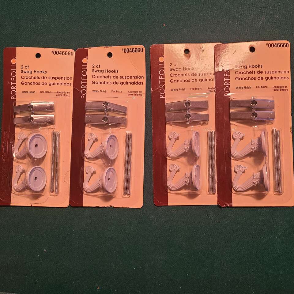 2ct. swag hooks
