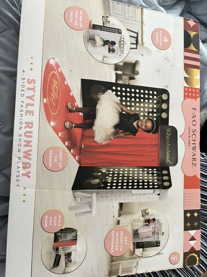 Dress Up Fashion Show Play Set