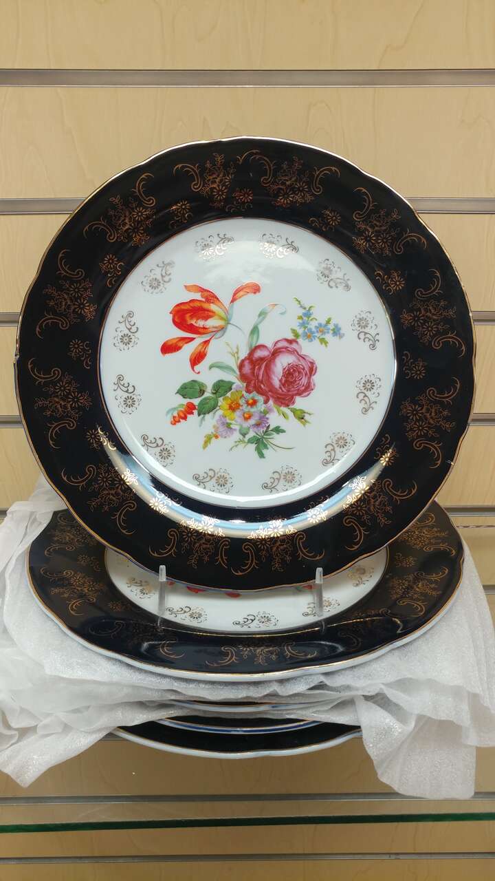 Porcelain Dinner Plates _ 6pc set ( NEW ) cobalt blue / gold / red / white. kitchenware, dinnerware