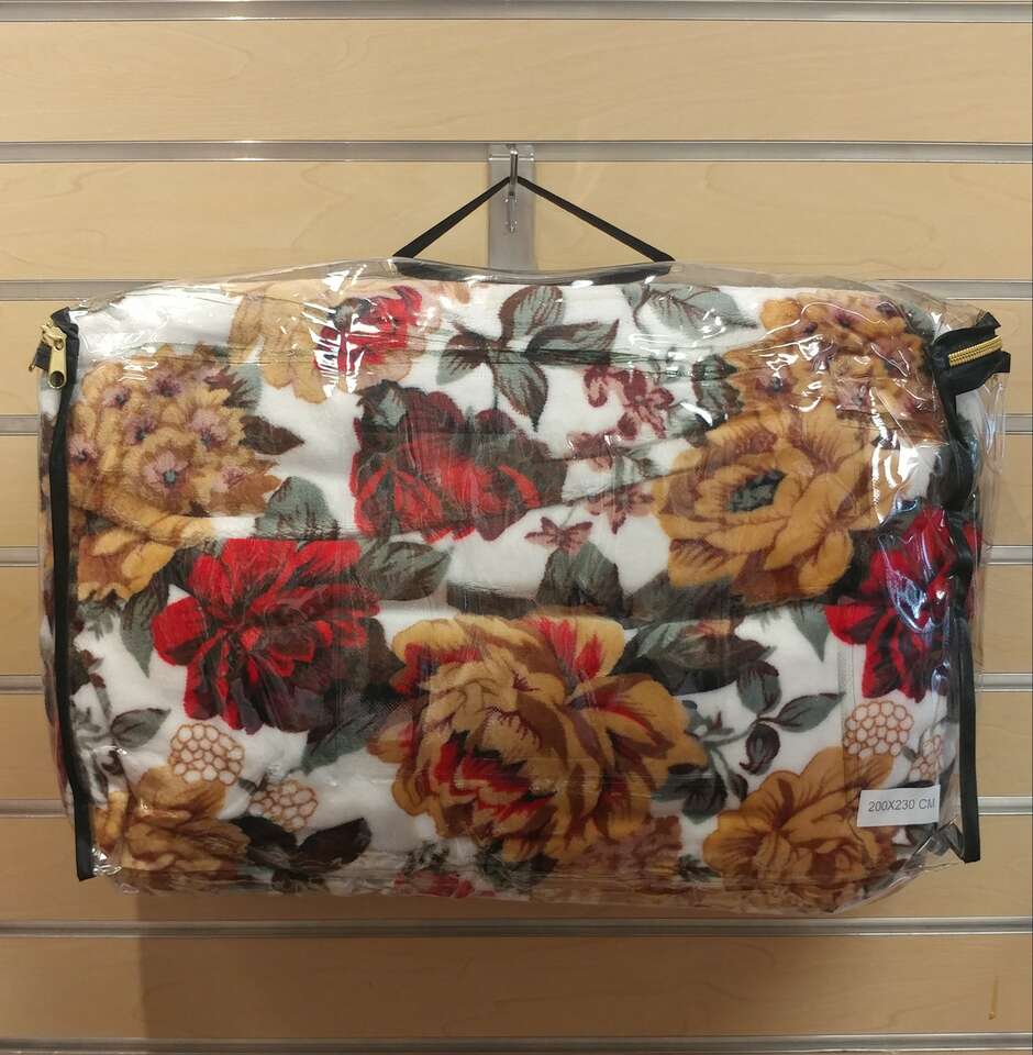 Blanket _ Full / Queen - $24.99 ( NEW ) bed, couch, sofa, mattress. 80 by 90 inches