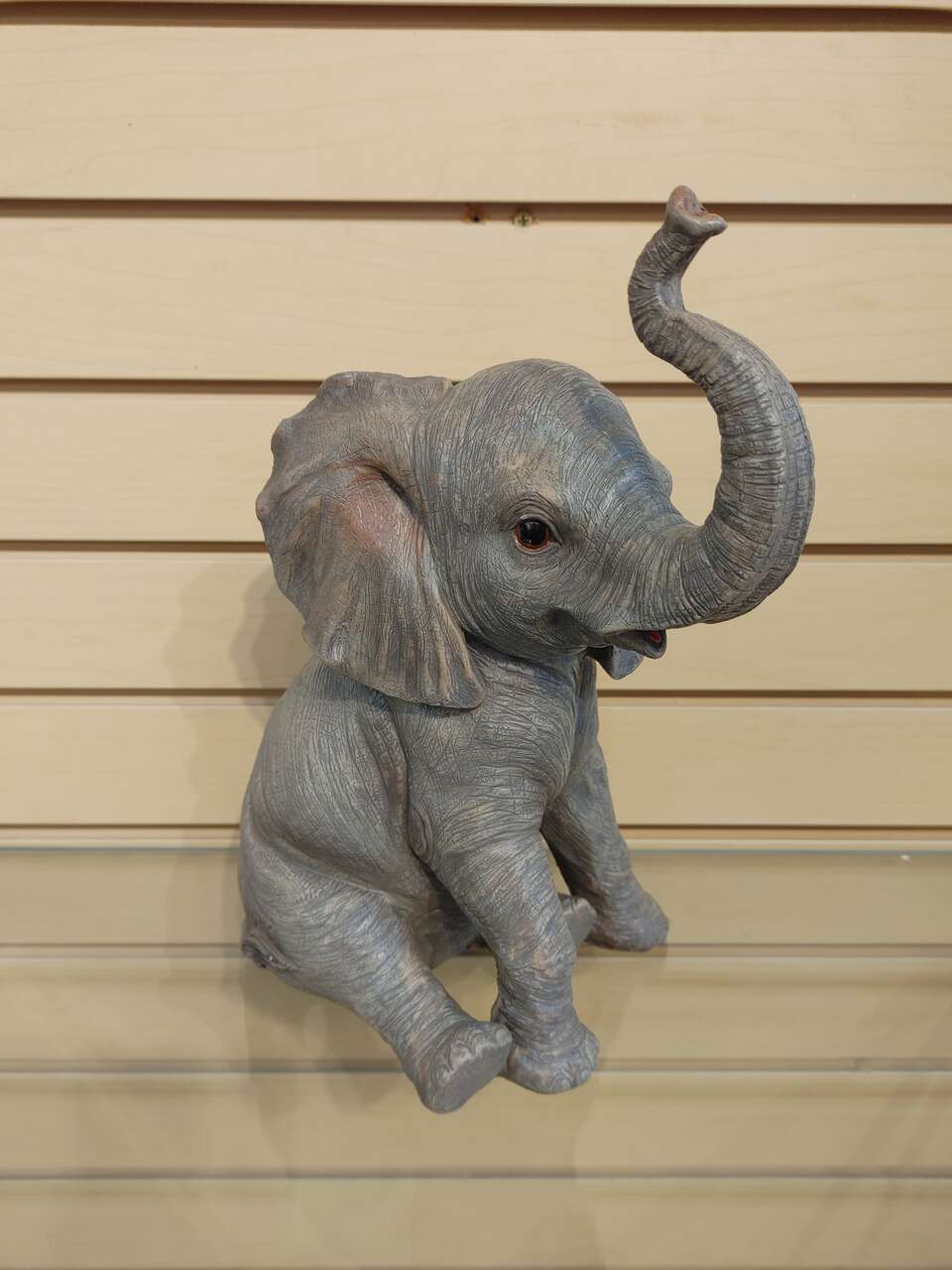 Elephant figurine / statuette - $34.99 _ 11.5 inches ( NEW ) resin