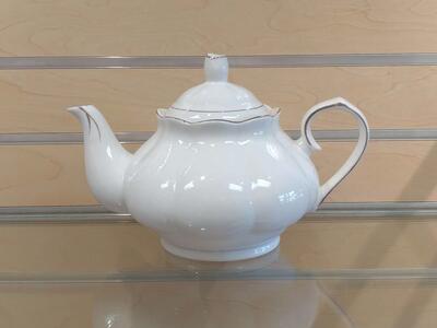 Porcelain Teapot _ 44oz - $24.99 ( NEW ) white & gold. Tea pot