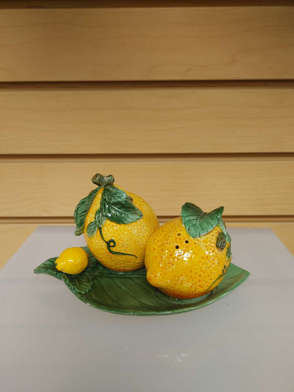 3pc Lemon Shape Salt & Pepper Shackers ( NEW ) ceramic. Yellow & Green